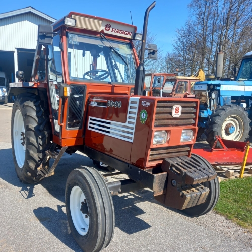 Klassisk Fiat traktor klargjort til salg